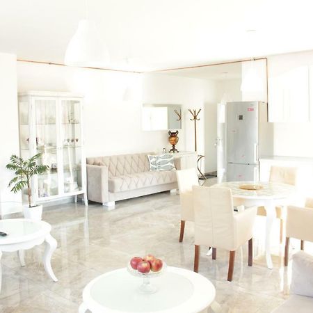 Lux House Olga Appartement Ruma Buitenkant foto