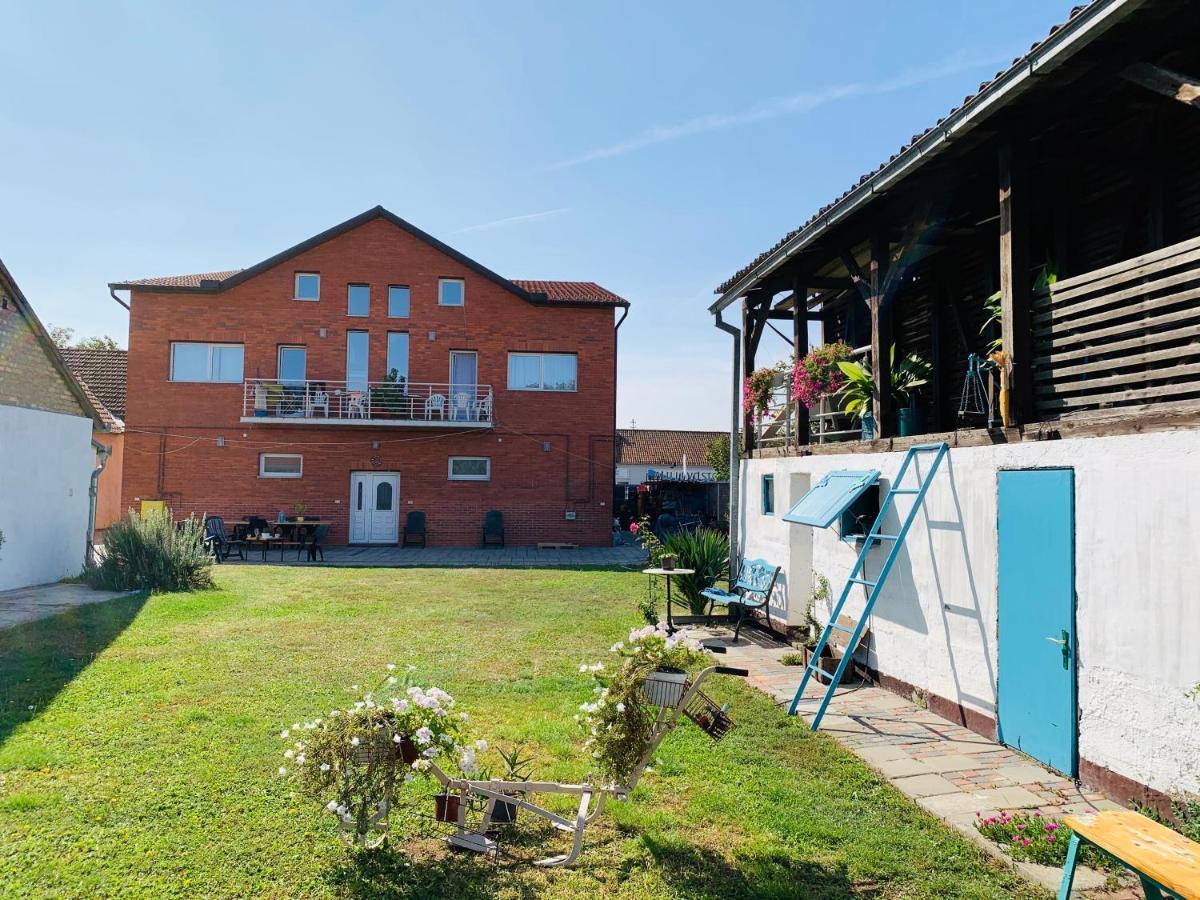 Lux House Olga Appartement Ruma Buitenkant foto