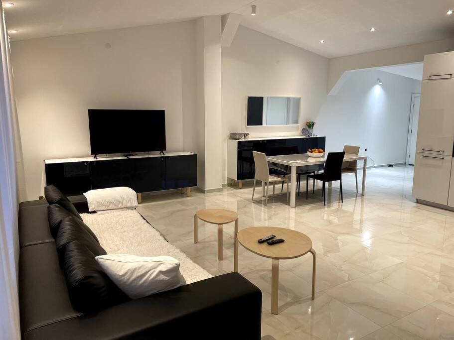 Lux House Olga Appartement Ruma Buitenkant foto