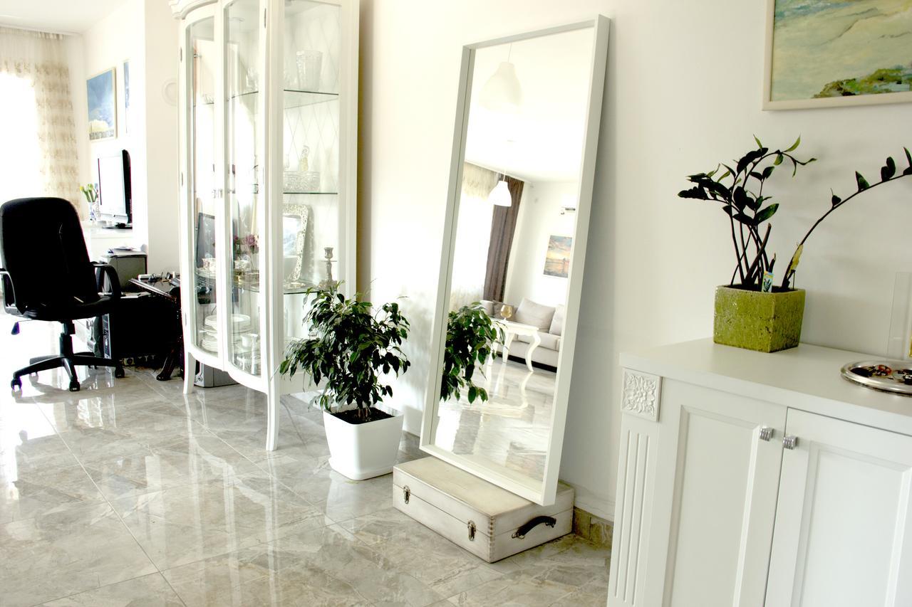 Lux House Olga Appartement Ruma Buitenkant foto