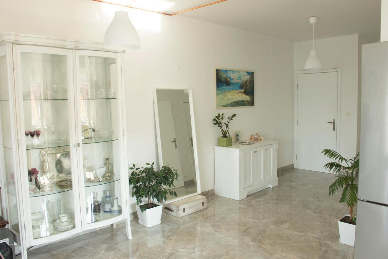Lux House Olga Appartement Ruma Buitenkant foto
