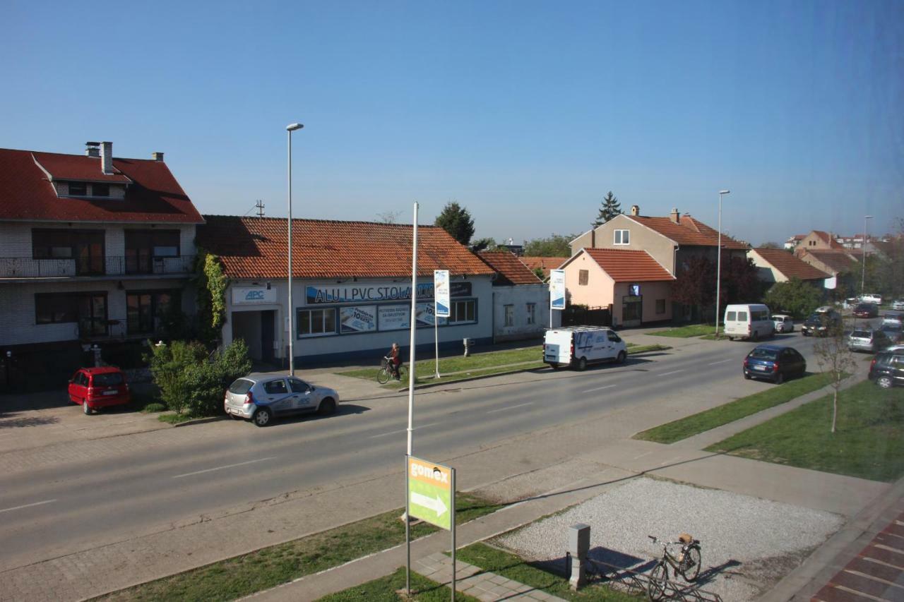 Lux House Olga Appartement Ruma Buitenkant foto