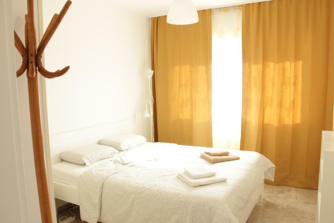 Lux House Olga Appartement Ruma Buitenkant foto