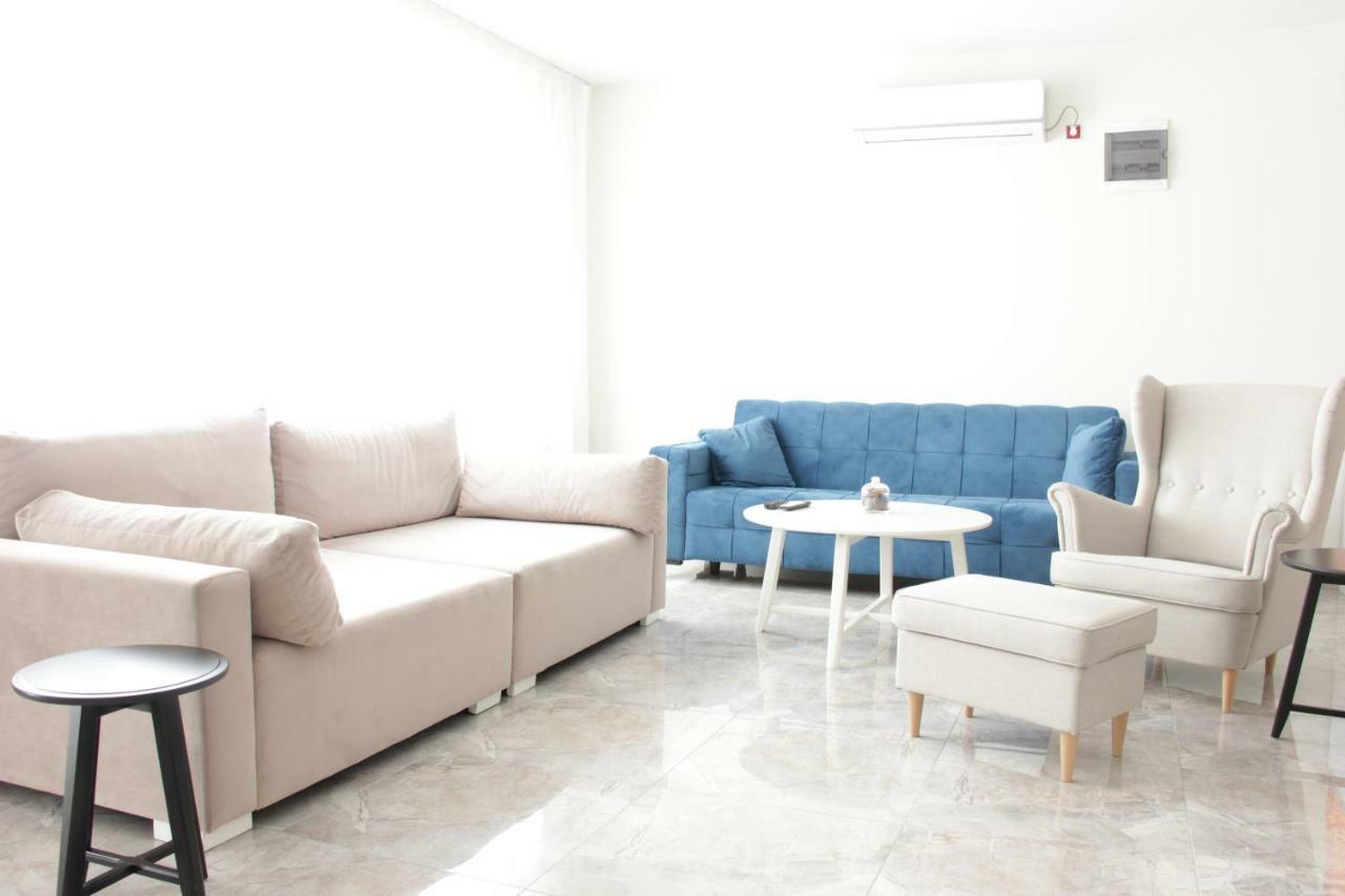 Lux House Olga Appartement Ruma Buitenkant foto