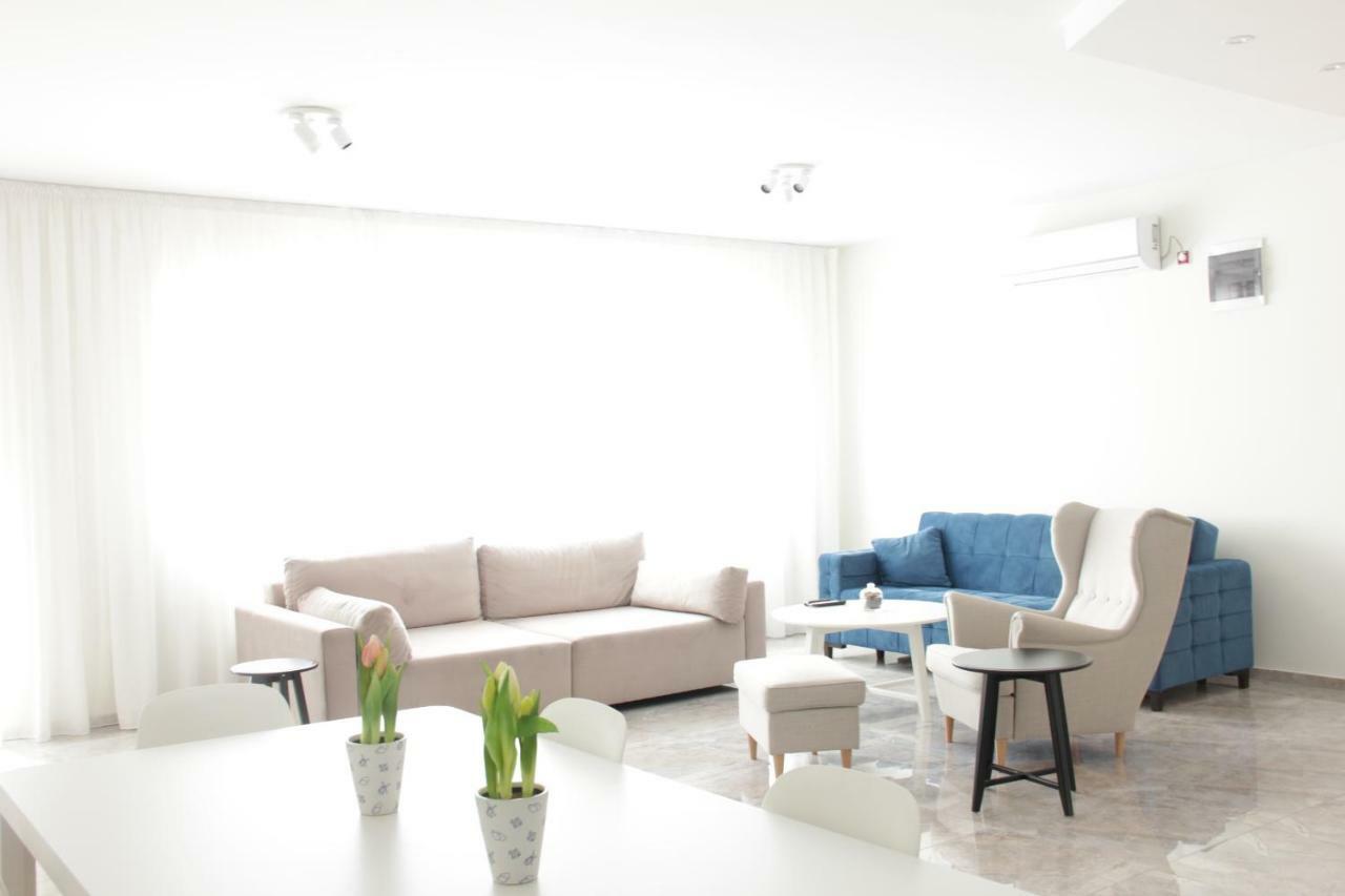 Lux House Olga Appartement Ruma Buitenkant foto