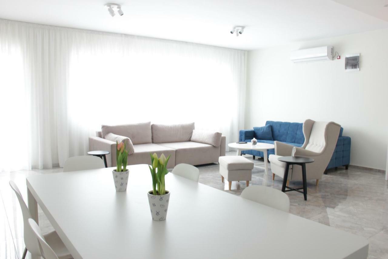Lux House Olga Appartement Ruma Buitenkant foto